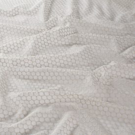   Mogyorószínű hímzett Gardisette függöny apró mintákkal