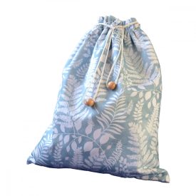   Kenyeres zsák lélegző anyaggal bélelve, türkiz fehér levélmintával